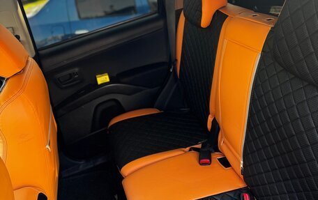 Mitsubishi Outlander III рестайлинг 3, 2011 год, 1 100 000 рублей, 8 фотография