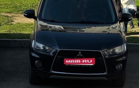Mitsubishi Outlander III рестайлинг 3, 2011 год, 1 100 000 рублей, 10 фотография