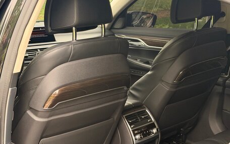 BMW 7 серия, 2019 год, 4 000 000 рублей, 8 фотография
