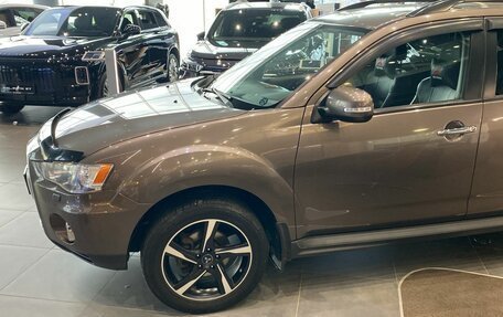 Mitsubishi Outlander III рестайлинг 3, 2011 год, 1 575 000 рублей, 4 фотография