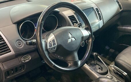 Mitsubishi Outlander III рестайлинг 3, 2011 год, 1 575 000 рублей, 14 фотография