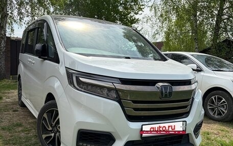 Honda Stepwgn IV, 2017 год, 2 200 000 рублей, 2 фотография