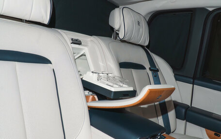 Rolls-Royce Cullinan, 2019 год, 29 990 000 рублей, 10 фотография
