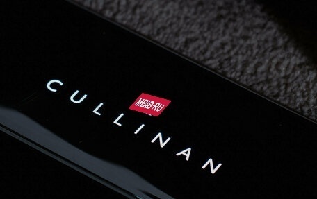 Rolls-Royce Cullinan, 2019 год, 29 990 000 рублей, 15 фотография