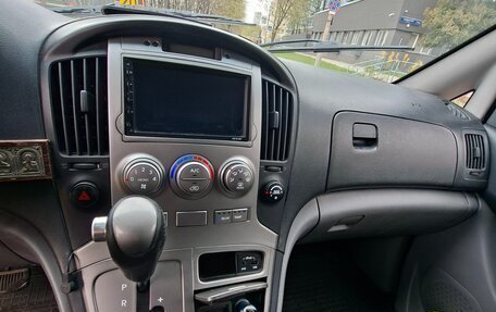 Hyundai H-1 II рестайлинг, 2014 год, 1 799 000 рублей, 6 фотография