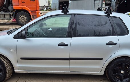 Volkswagen Polo IV рестайлинг, 2002 год, 230 000 рублей, 2 фотография