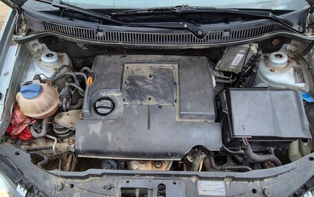 Volkswagen Polo IV рестайлинг, 2002 год, 230 000 рублей, 13 фотография