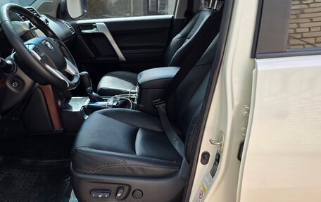 Toyota Land Cruiser Prado 150 рестайлинг 2, 2016 год, 3 800 000 рублей, 5 фотография