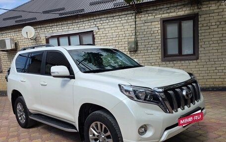 Toyota Land Cruiser Prado 150 рестайлинг 2, 2016 год, 3 800 000 рублей, 2 фотография