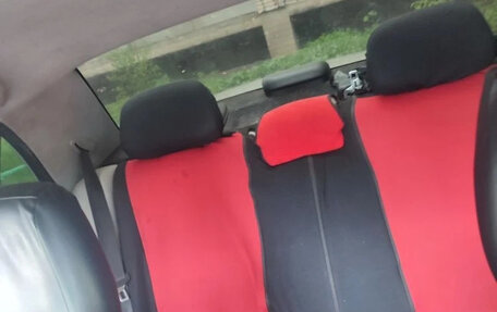 Mitsubishi Carisma I, 2001 год, 250 000 рублей, 7 фотография