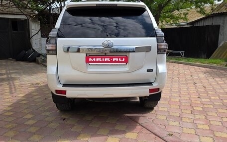 Toyota Land Cruiser Prado 150 рестайлинг 2, 2016 год, 3 800 000 рублей, 3 фотография