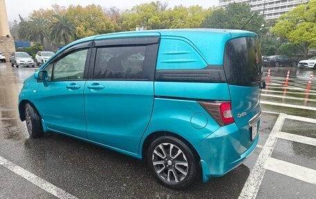 Honda Freed I, 2010 год, 900 000 рублей, 4 фотография