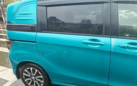Honda Freed I, 2010 год, 900 000 рублей, 6 фотография