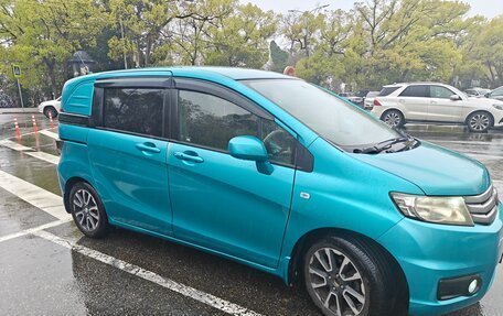 Honda Freed I, 2010 год, 900 000 рублей, 2 фотография
