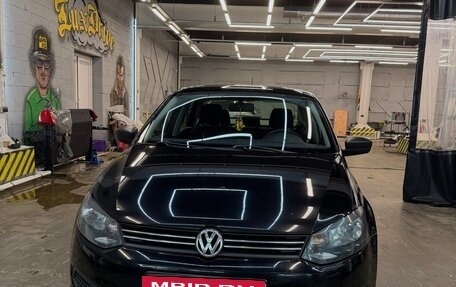 Volkswagen Polo VI (EU Market), 2013 год, 850 000 рублей, 2 фотография