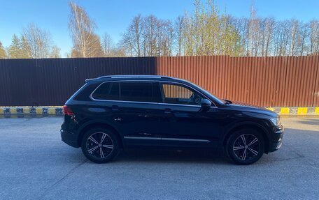 Volkswagen Tiguan II, 2019 год, 2 700 000 рублей, 3 фотография