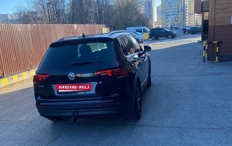 Volkswagen Tiguan II, 2019 год, 2 700 000 рублей, 2 фотография