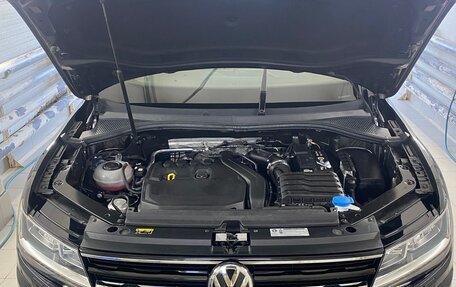 Volkswagen Tiguan II, 2019 год, 2 700 000 рублей, 20 фотография