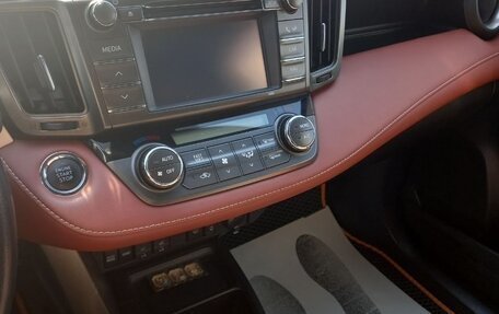 Toyota RAV4, 2013 год, 1 950 000 рублей, 6 фотография