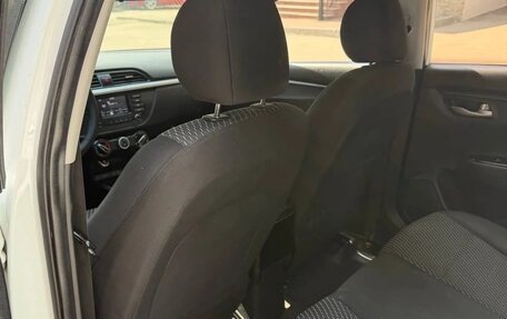 KIA Rio IV, 2018 год, 819 999 рублей, 5 фотография