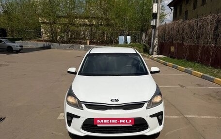 KIA Rio IV, 2018 год, 819 999 рублей, 2 фотография