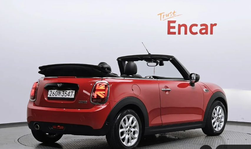MINI Hatch F55/F56 рестайлинг, 2020 год, 1 850 000 рублей, 2 фотография