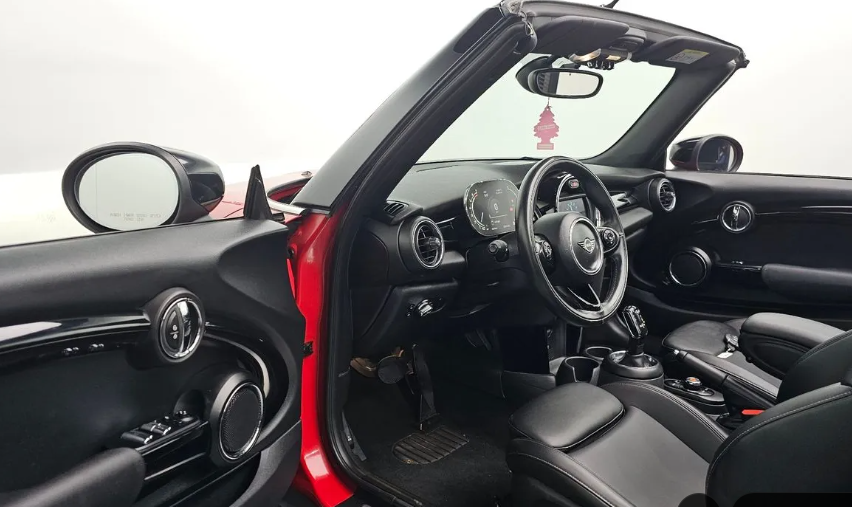 MINI Hatch F55/F56 рестайлинг, 2020 год, 1 850 000 рублей, 9 фотография