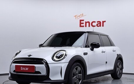 MINI Hatch, 2023 год, 1 740 000 рублей, 1 фотография