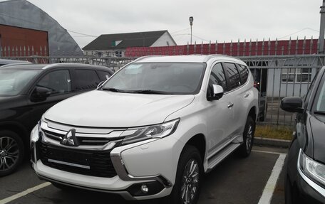 Mitsubishi Pajero Sport III рестайлинг, 2017 год, 2 990 000 рублей, 1 фотография