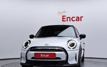 MINI Hatch, 2023 год, 1 740 000 рублей, 3 фотография