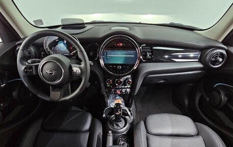 MINI Hatch, 2023 год, 1 740 000 рублей, 7 фотография