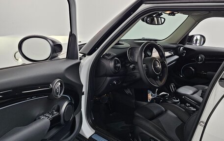 MINI Hatch, 2023 год, 1 740 000 рублей, 10 фотография