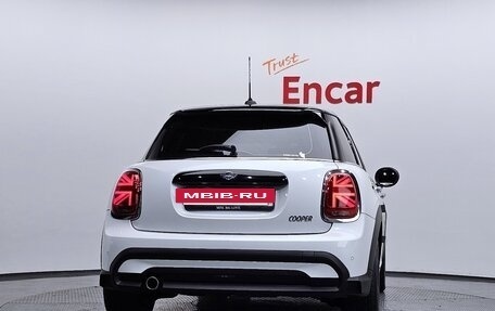 MINI Hatch, 2023 год, 1 740 000 рублей, 4 фотография