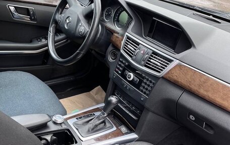 Mercedes-Benz E-Класс, 2010 год, 1 340 000 рублей, 3 фотография