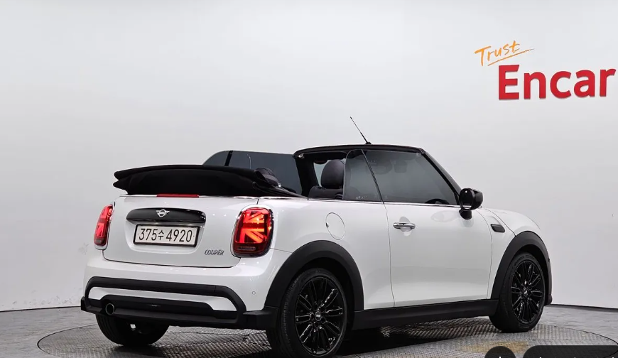 MINI Hatch F55/F56 рестайлинг, 2023 год, 2 740 000 рублей, 2 фотография