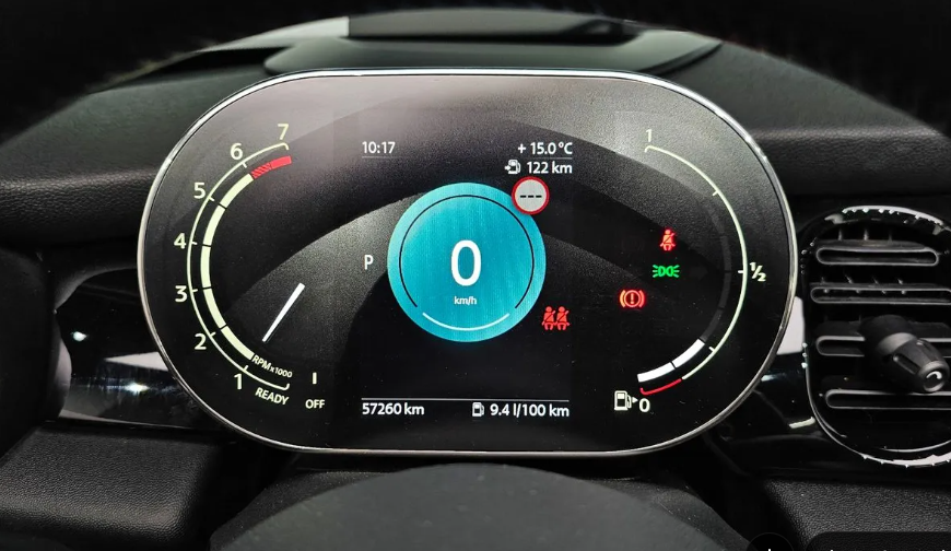 MINI Hatch F55/F56 рестайлинг, 2023 год, 2 740 000 рублей, 6 фотография