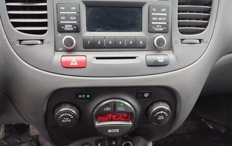KIA Rio II, 2011 год, 700 000 рублей, 4 фотография