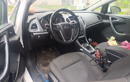Opel Astra J, 2013 год, 650 000 рублей, 11 фотография