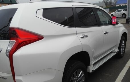 Mitsubishi Pajero Sport III рестайлинг, 2017 год, 2 990 000 рублей, 3 фотография