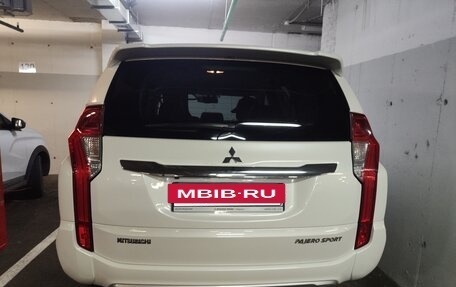 Mitsubishi Pajero Sport III рестайлинг, 2017 год, 2 990 000 рублей, 4 фотография