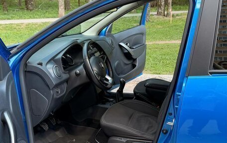 Renault Logan II, 2018 год, 785 000 рублей, 5 фотография