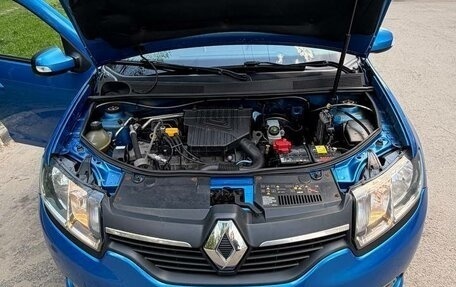 Renault Logan II, 2018 год, 785 000 рублей, 14 фотография