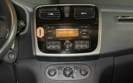 Renault Logan II, 2017 год, 590 000 рублей, 13 фотография