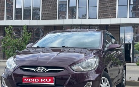Hyundai Solaris II рестайлинг, 2011 год, 740 000 рублей, 1 фотография
