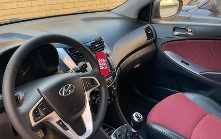 Hyundai Solaris II рестайлинг, 2011 год, 740 000 рублей, 9 фотография