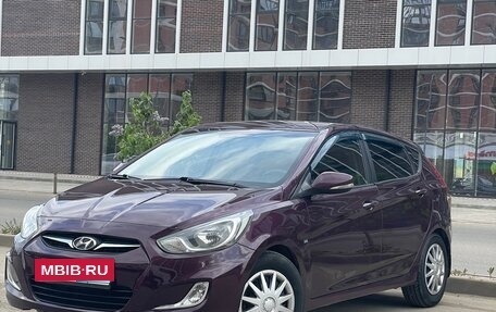 Hyundai Solaris II рестайлинг, 2011 год, 740 000 рублей, 2 фотография