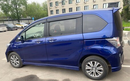 Honda Freed I, 2012 год, 950 000 рублей, 4 фотография