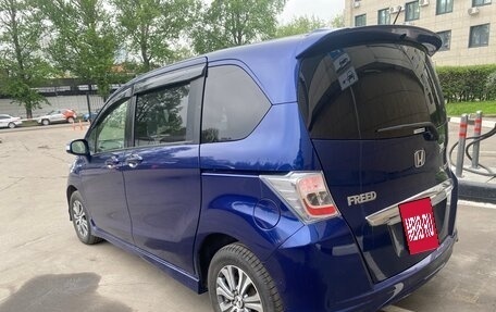 Honda Freed I, 2012 год, 950 000 рублей, 3 фотография