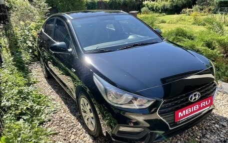 Hyundai Solaris II рестайлинг, 2017 год, 1 250 000 рублей, 3 фотография