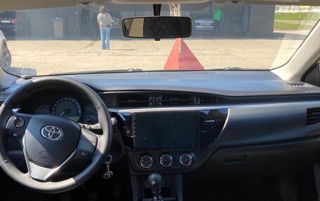 Toyota Corolla, 2014 год, 900 000 рублей, 10 фотография